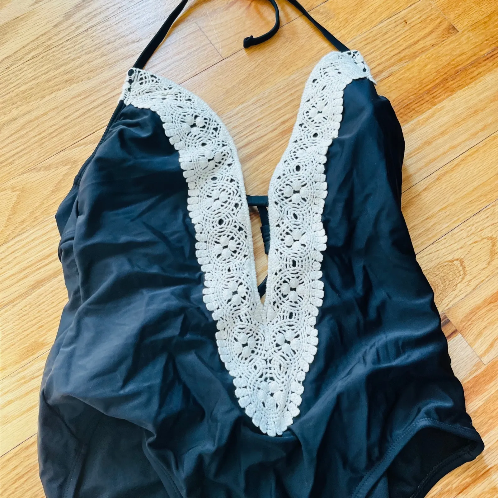 Shade Shore Black Lace Trim Plunge Halter One Piece Swimsuit Size L NWT - Image 4