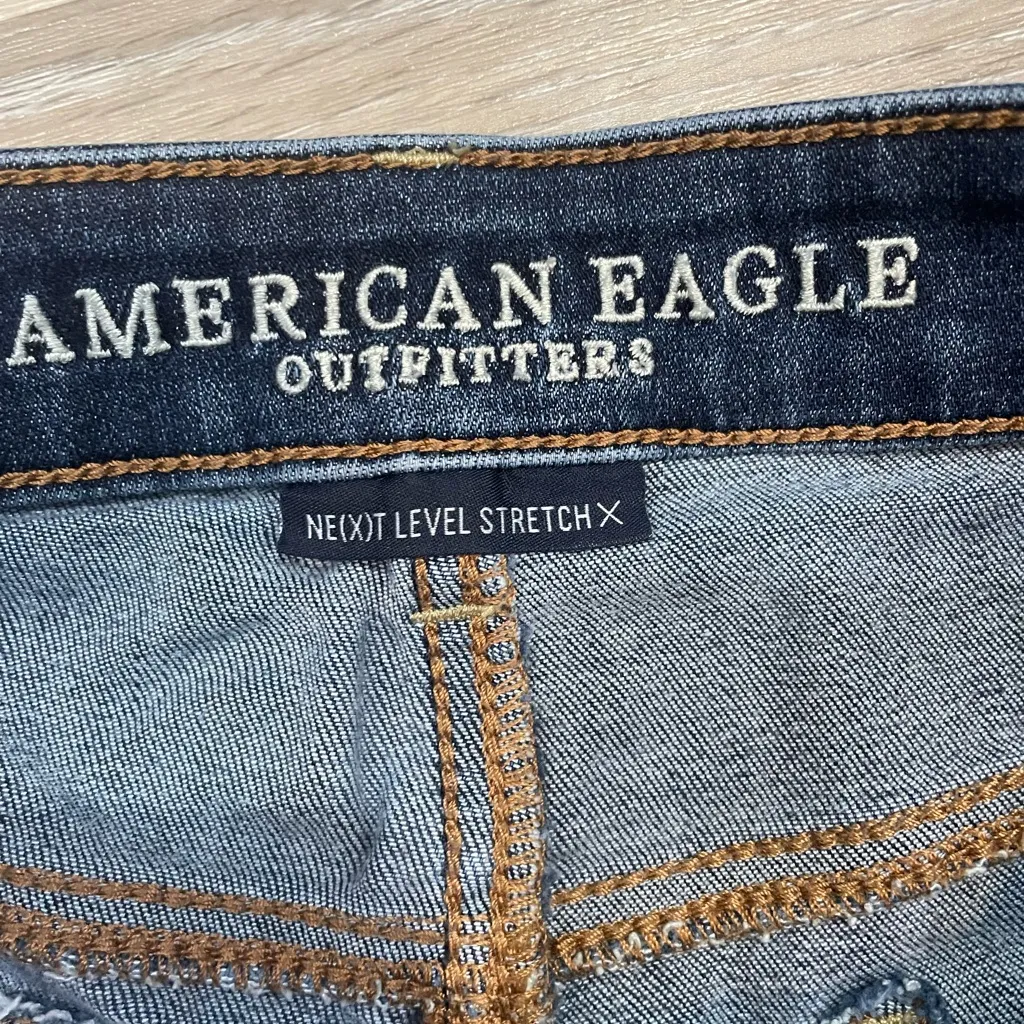 American Eagle Outfitters Deep Indigo Next Level Stretch Jean Shorts size 8 - Image 3