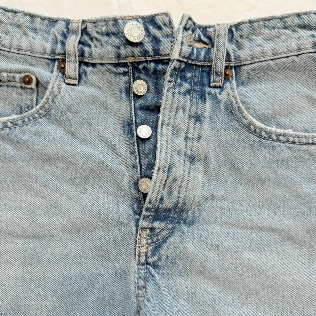 Zara Size 2 Denim Shorts for Women – Stylish Distressed Casual Look - Image 2