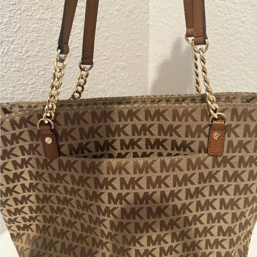 MICHAEL KORS Jet Set East West Signature Monogram Logo Chain Tote Bag Tan Brown - Image 3