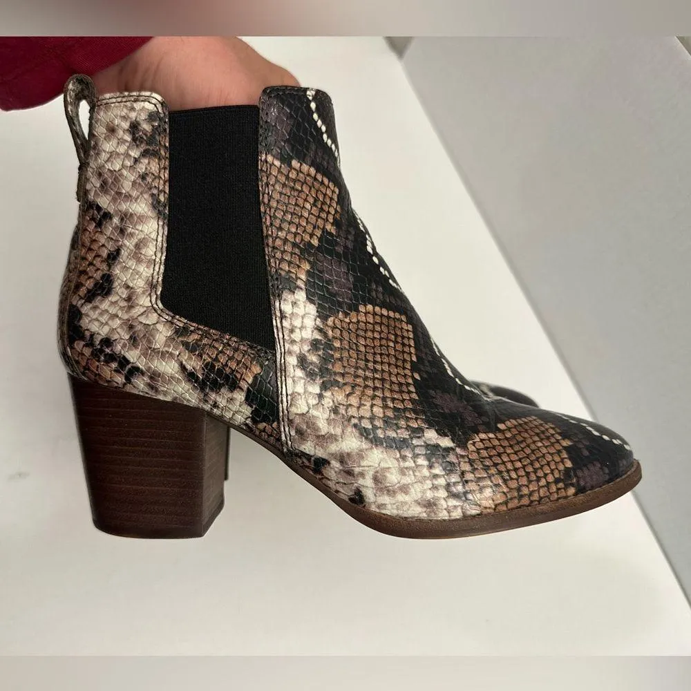 Madewell The Regan Boot in Snake Embossed Leather Ankle Boot  (AA184) Size 8.5 - Image 5