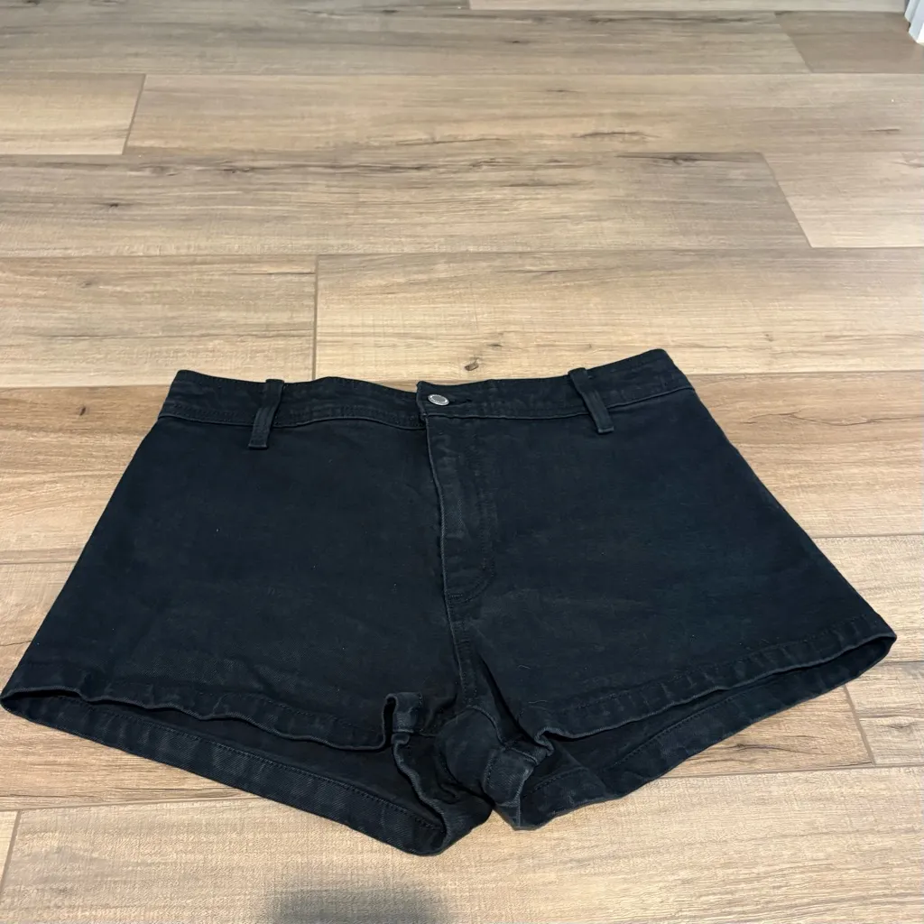 Universal Thread high rise sailor denim shorts black size 10 - Image 3