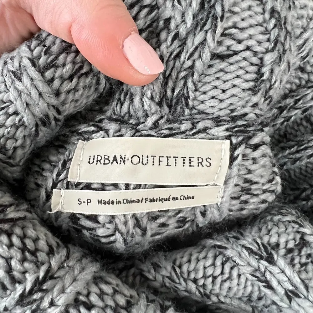 Urban Outfitters Chunky Knit Turtlneck Slightly Cropped Sweater - Image 8