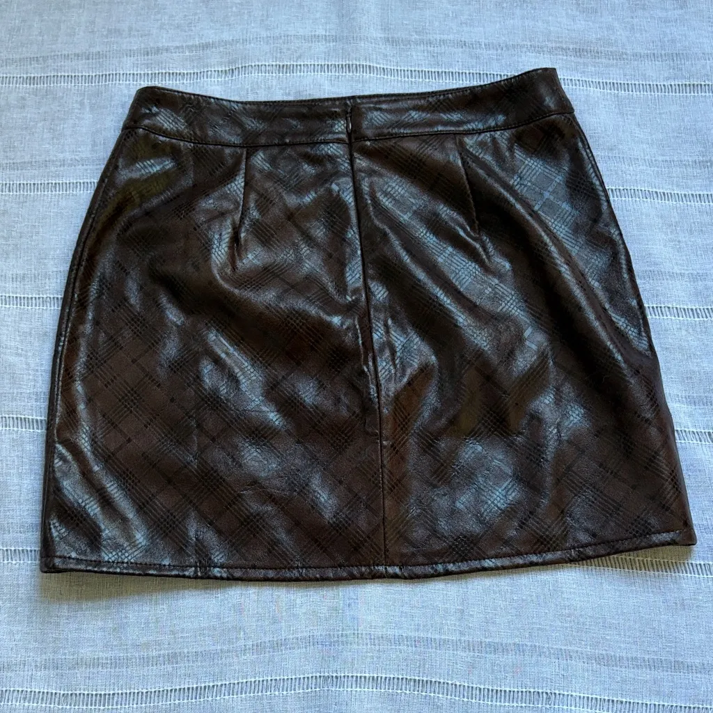 Le Lis Chocolate Plaid Faux Leather Mini Skirt - Image 6