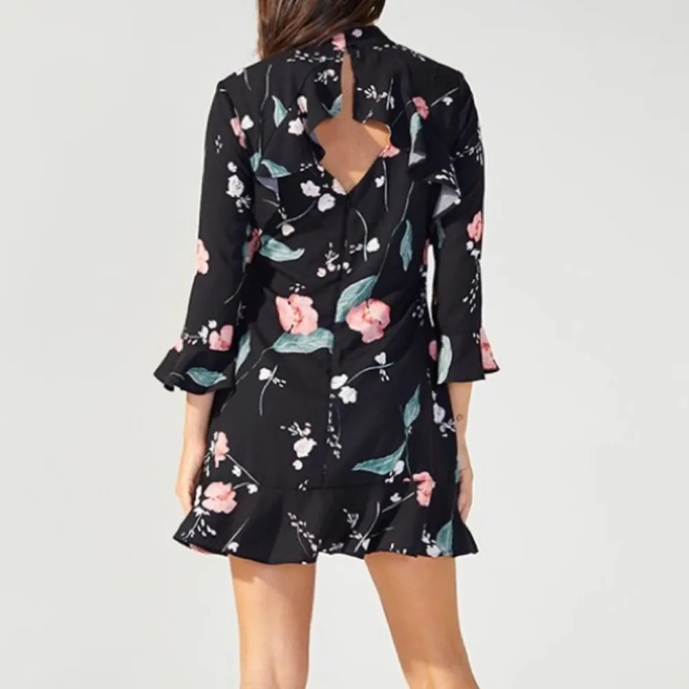 NWT MINKPINK Floriana Floral Cut Out Back Mini Dress Size Large - Image 6
