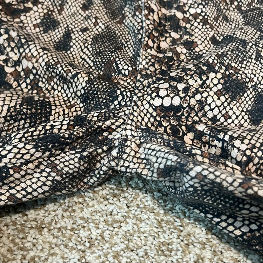 Free People Two Faced Snakeskin Print Skinny Jeans Size 31 - Image 7