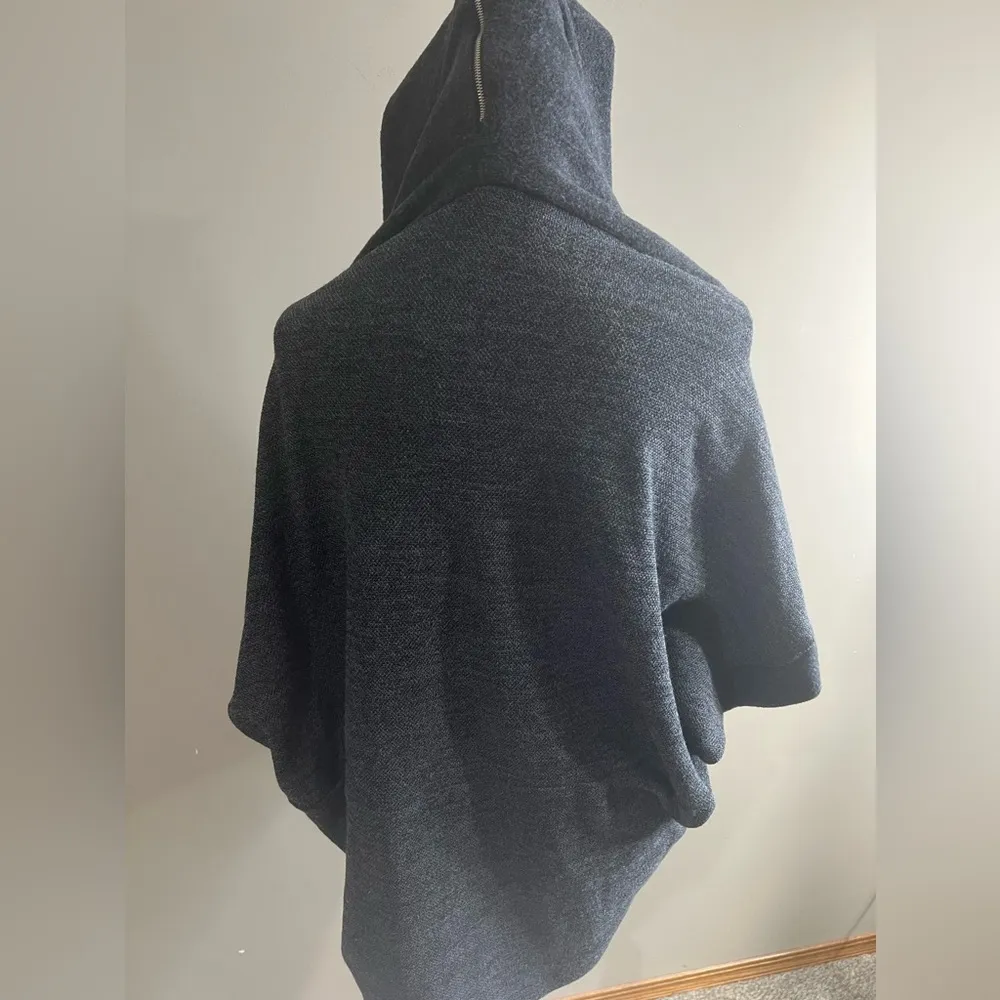 Capote poncho water fall front cardigan jacket medium Gray - Image 11