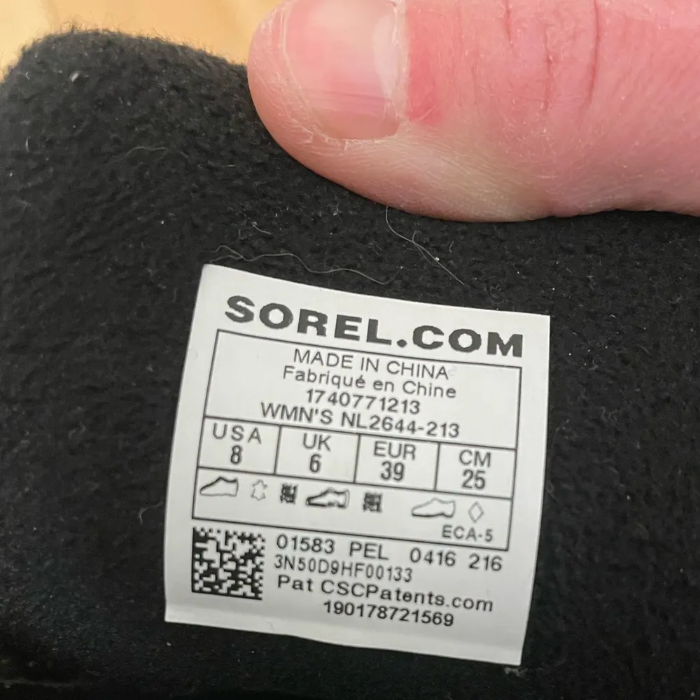 Sorel Waterproof Boots Size 8 - Image 11