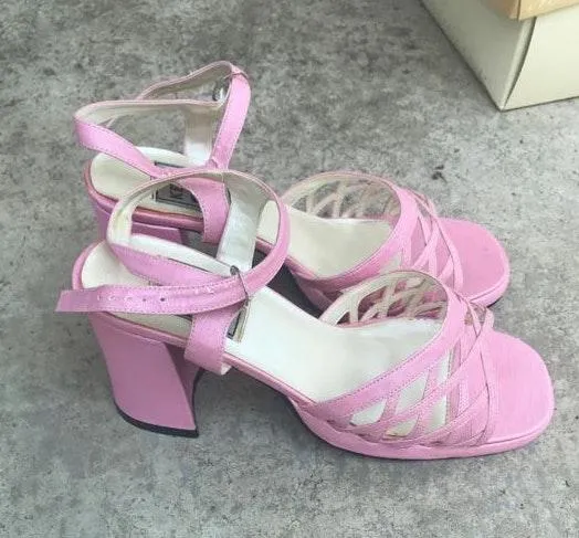 Pink Heeled Sandals Size 7 - Image 2