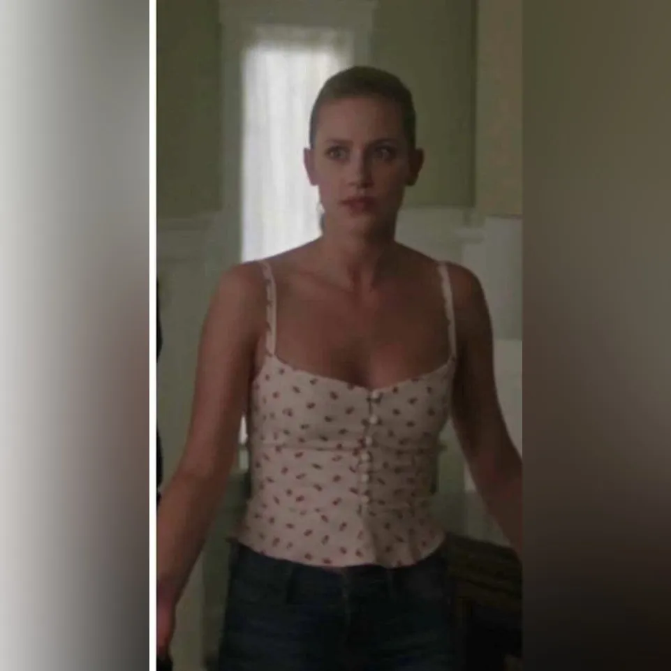 NWT reformation Adela Top in cherries blush light pink size 12 seen on riverdale - Image 2