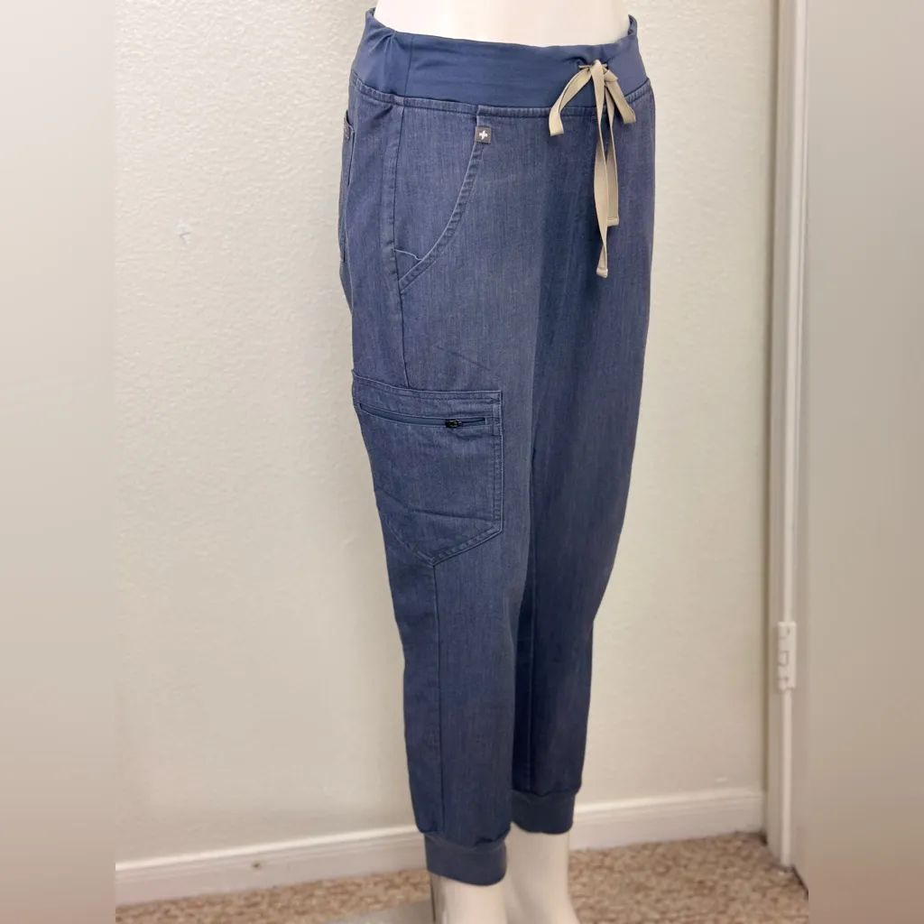 Figs Technical Collection in Blue top/ pants set size xs - Image 4