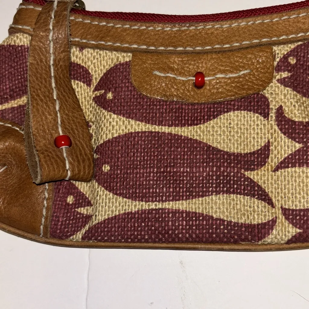 GAP RED AND TAN LEATHER FISH WRISTLET
SUPER CUTE PRELOVED - Image 5