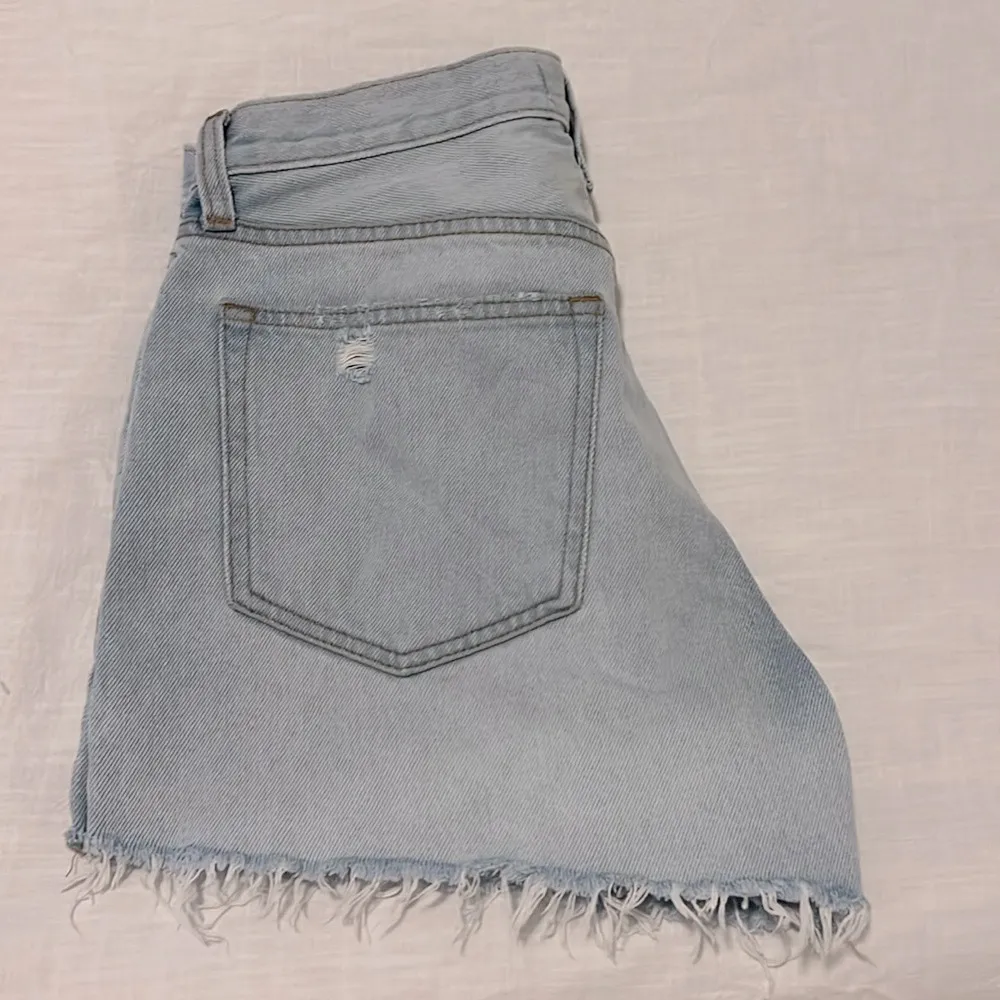 Abercrombie & Fitch Curve Love MidRise Boyfriend Denim Shorts Destructed 28 / 6 - Image 9