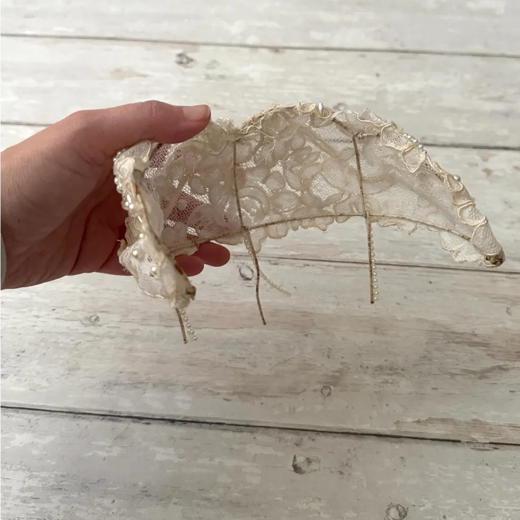 Vintage Wedding Tiara Headpiece Veil Band White Lace Pearl Design Formal Wear - Image 2