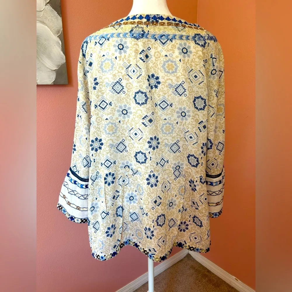 J. Jill bohemian flowy 3/4 bell sleeve flowy tunic with keyhole neckline S Blue - Image 2