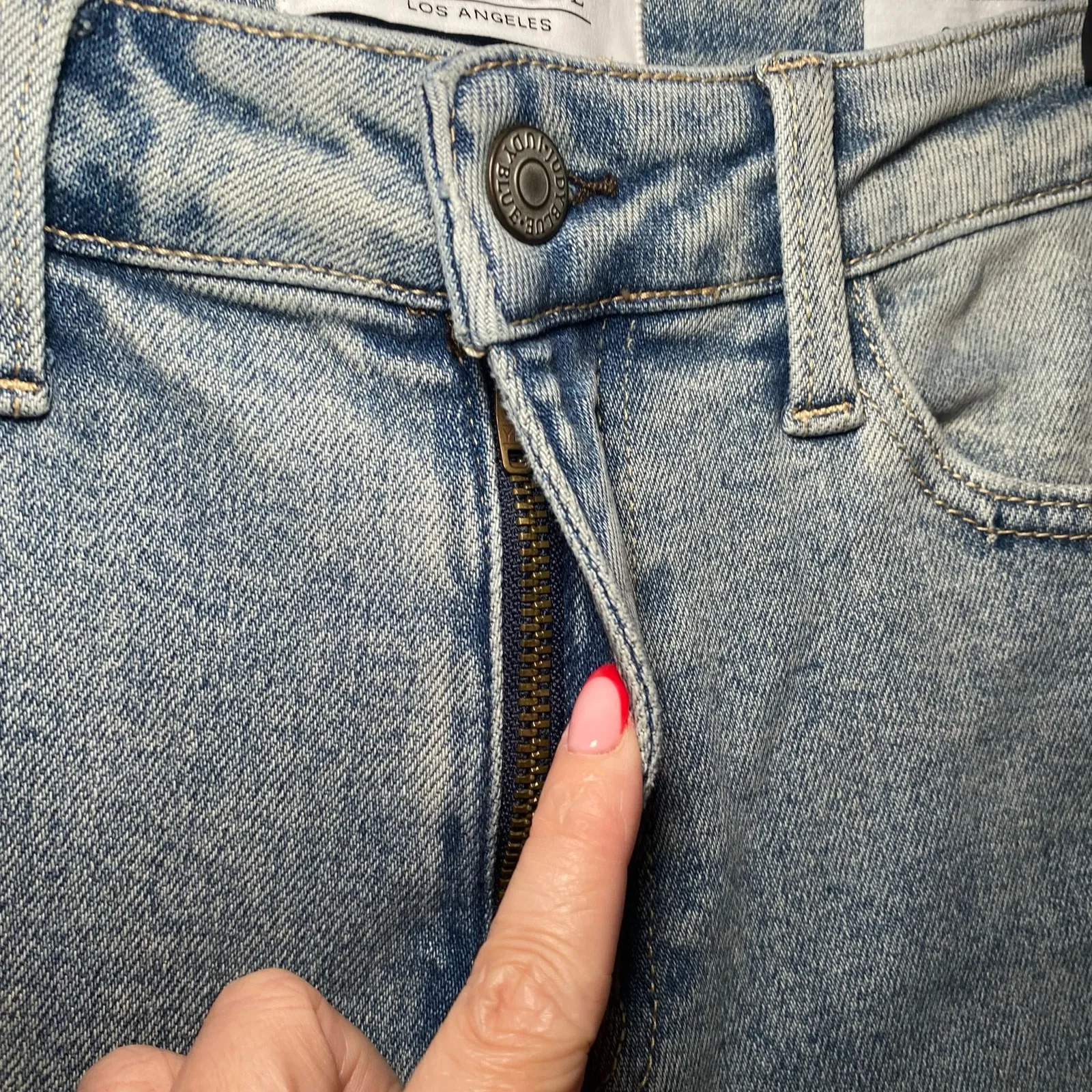 Judy Blue Slim Fit Straight Leg Light Wash Jeans Minimalist Women's size 27 - Image 4