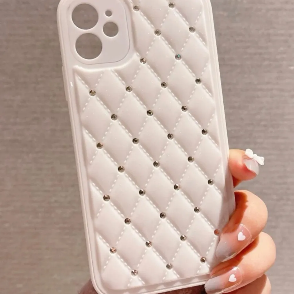 iPhone 11 white quilted case with rhinestones - Image 3