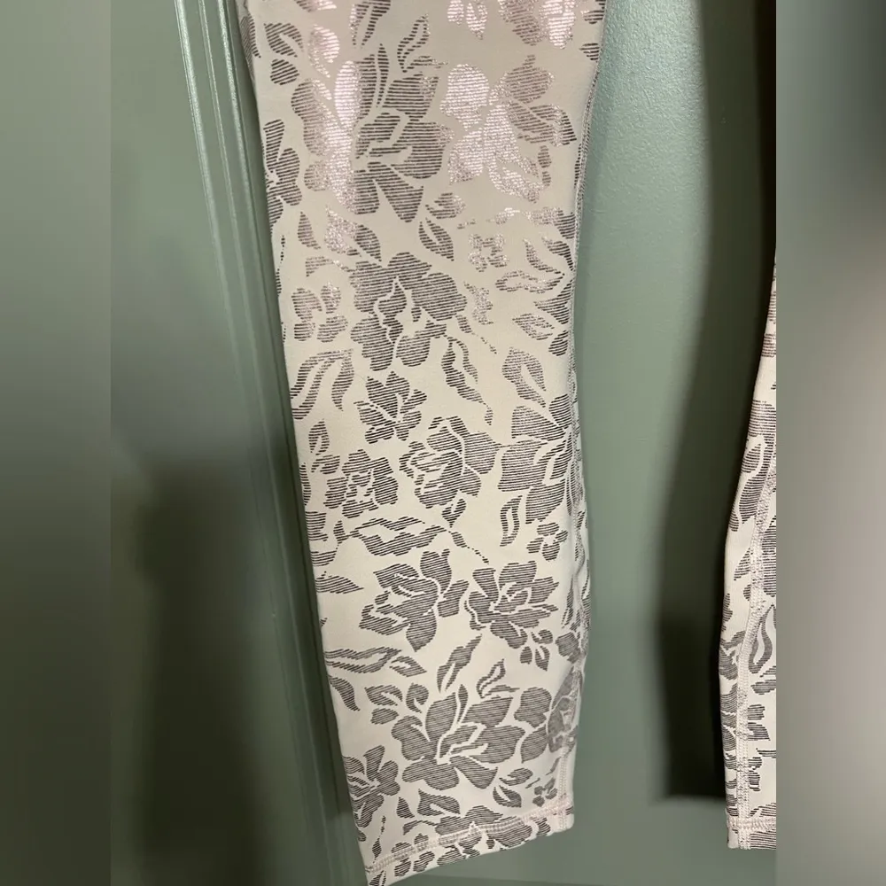 Fabletics Oasis PureLuxe High-Waisted 7/8 Leggings | Pink Floral Foil Design XXS - Image 2