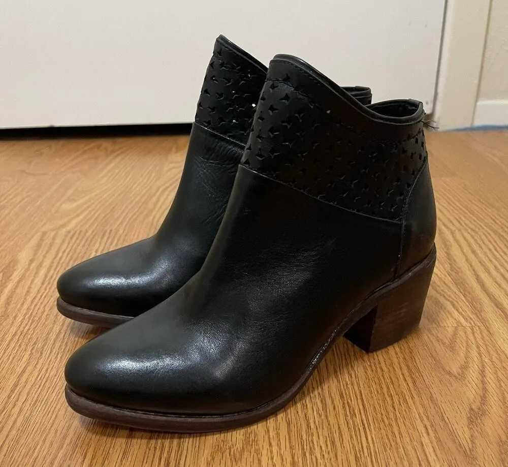 Anthropologie Kelsi Dagger brooklyn eyelet leather black heeled ankle boots 7.5 - Image 2