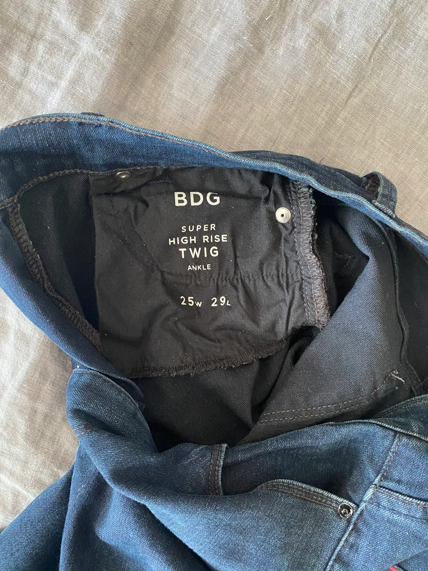 Urban Outfitters DARK WASH SUPER HIGH RISE TWIG ANKLE SKINNY JEANS - Image 4