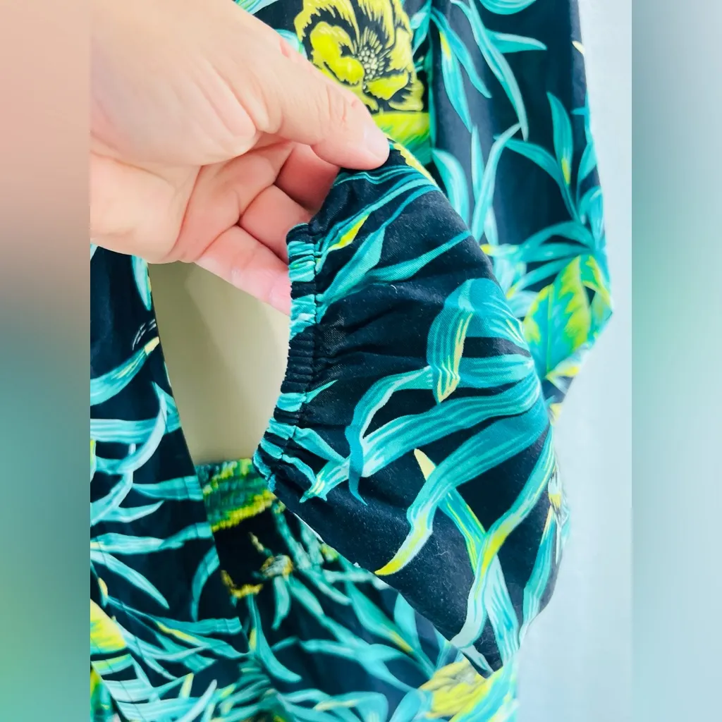 Bar III's cabana-printed crop top. Pair it with the matching pant size small - Image 7