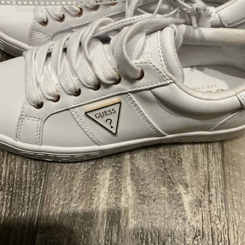 Women's Guess White Sneakers Size 7 - Image 5