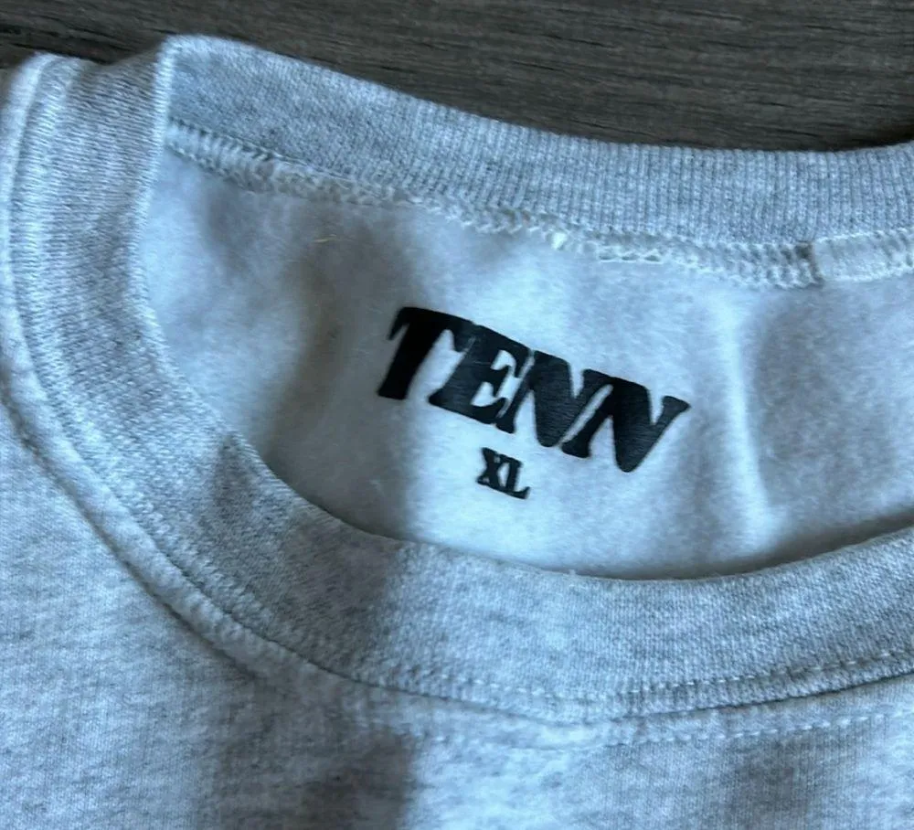Tenn pullover sweatshirt Size XL - Image 4
