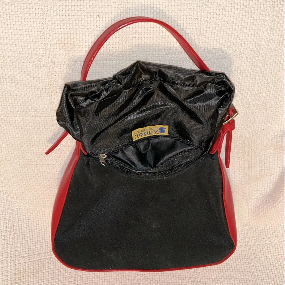 Red and Black UGA Women's Shoulder Bag - Image 8