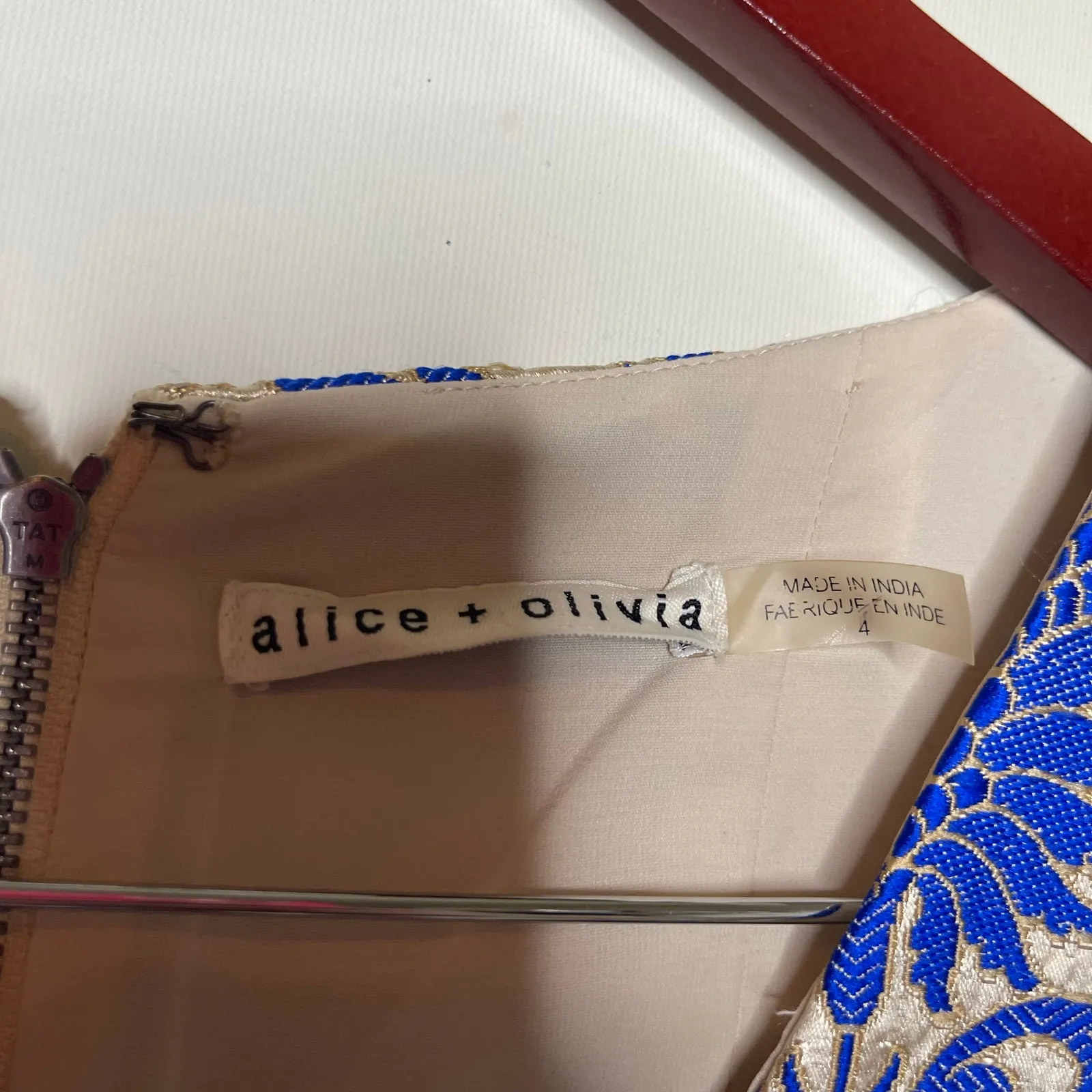 Alice + Olivia Carrie Blue Gold Floral Jacquard Print V neck Dress sz 4 - Image 3