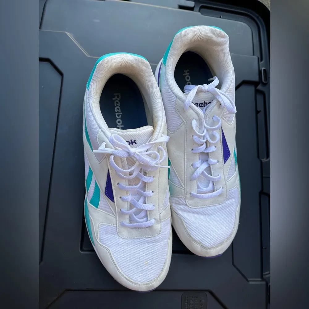 1980s vintage style Reebok sneakers - Image 2