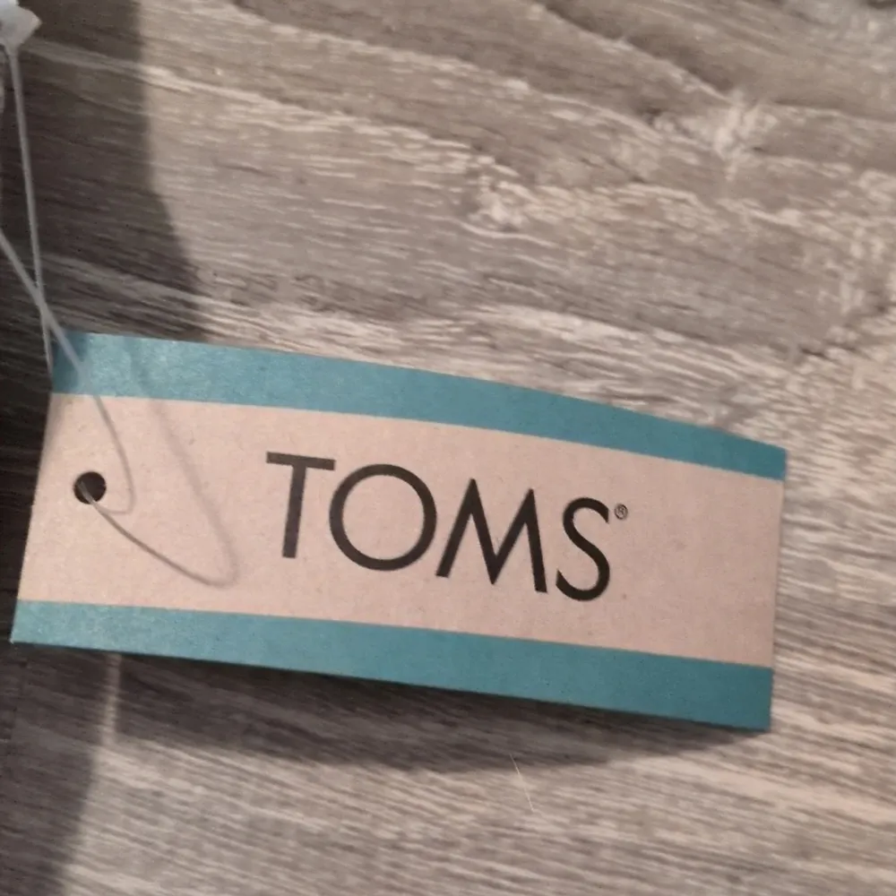 Toms Belmont Light Grey Holiday Cats Slip On Shoes Size 8 - Image 6