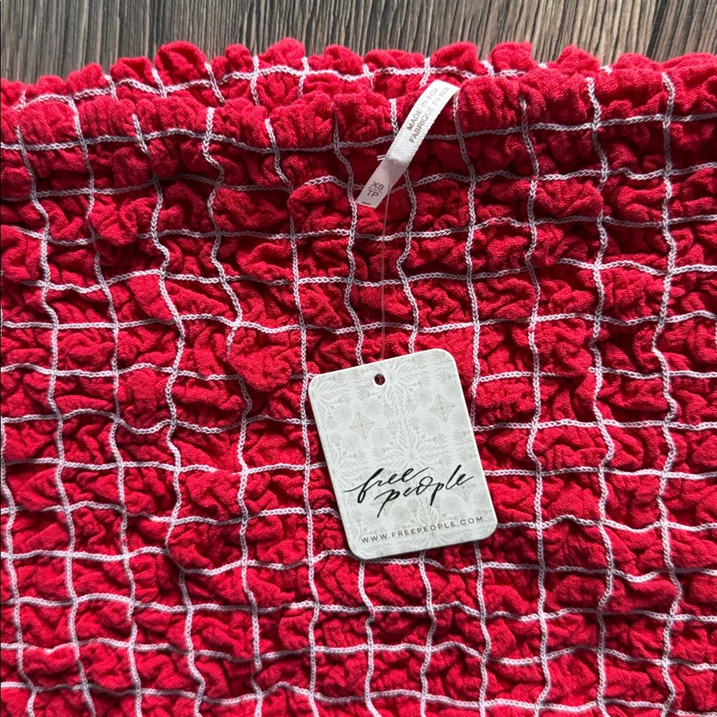 FREE PEOPLE
Smocked Convertible Midi - Cherry Crush
Combo dress or skirt - Image 4