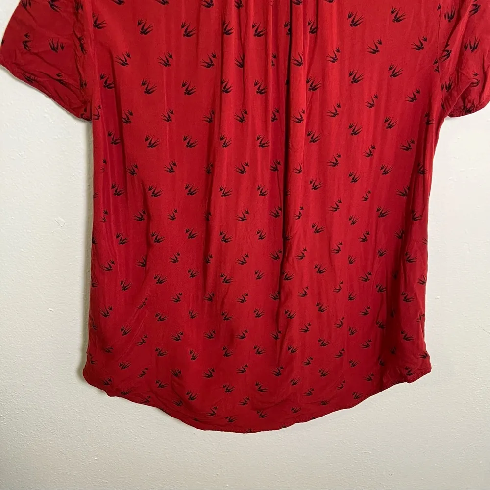 Levi’s Short Sleeve Button Down Blouse Red Black Bird Print S - Image 7