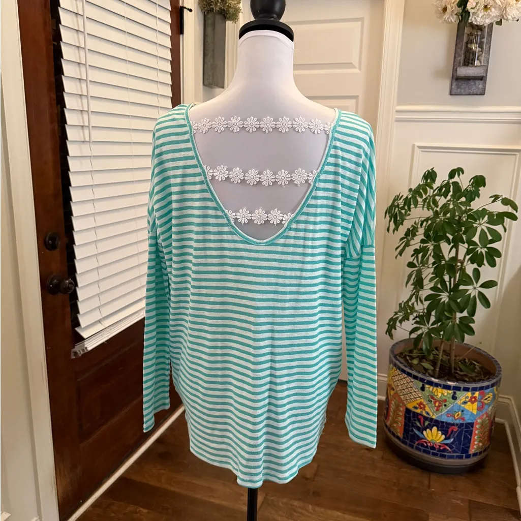 Orange Creek NWT Mint Striped Daisy Detail Back Oversized Dolman Blouse - Image 2