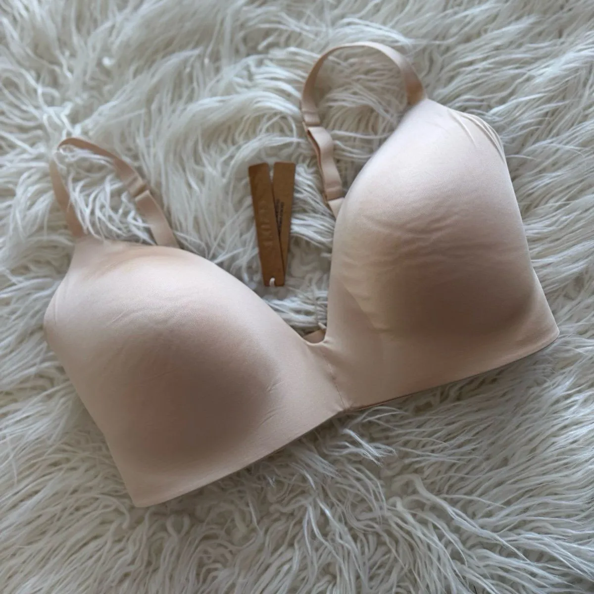 Skims Wireless Form T-shirt Bra Sand Size 36DDD - Image 3