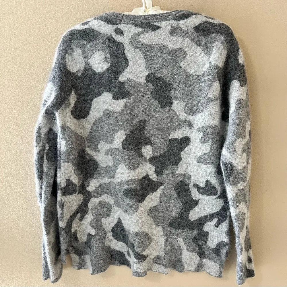 Athleta Undercover Sweater Gray Camo M Medium Alpaca Merino Wool Cozy Crewneck - Image 2