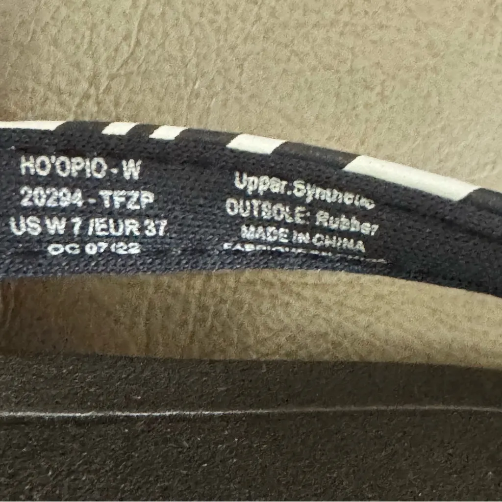 Olu Kai Ho Opio Women’s Flip Flops Size 7 - Image 14