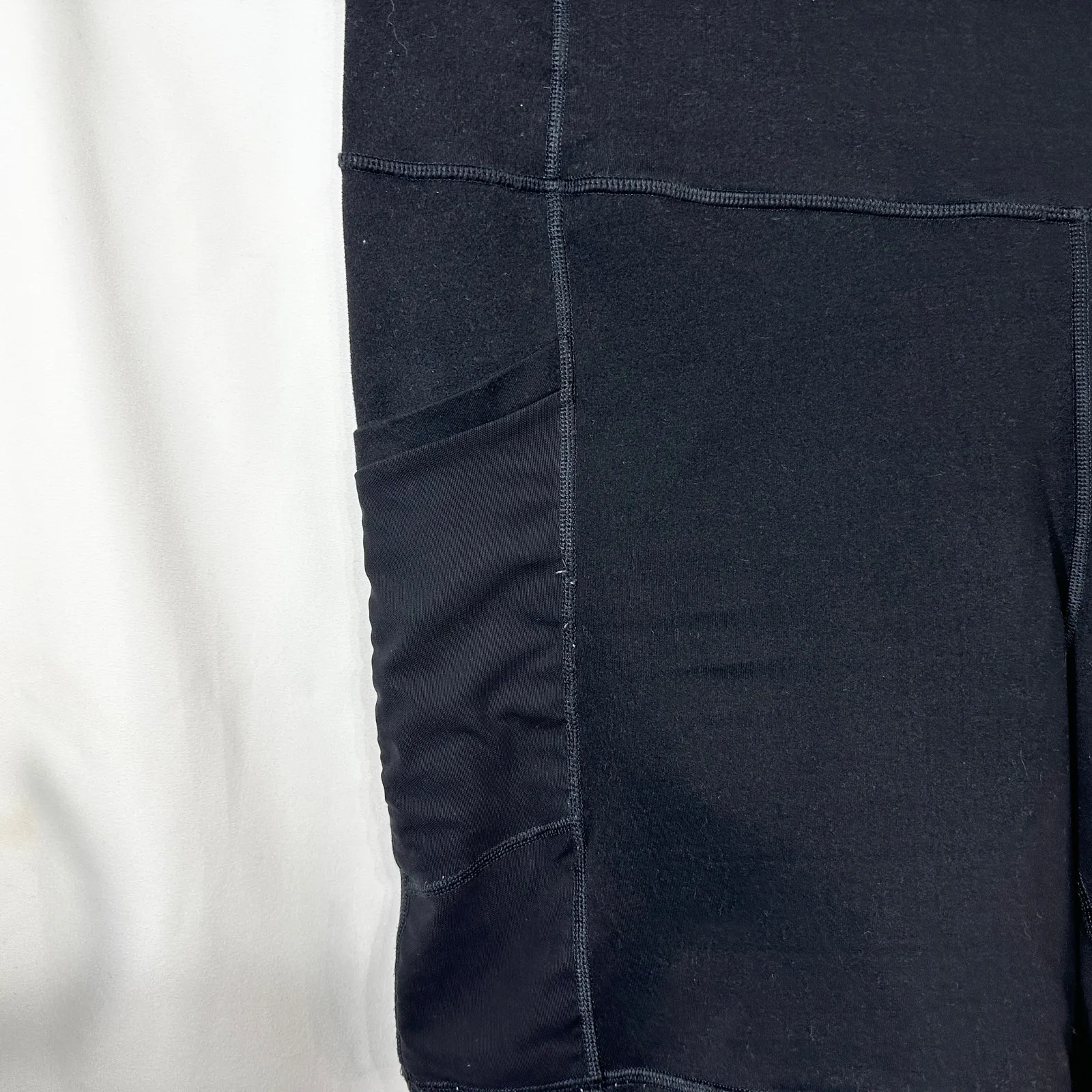 Fabletics Plus Size 3X Shorts Power Hold Side Pockets Solid Black High Rise 1193 - Image 6