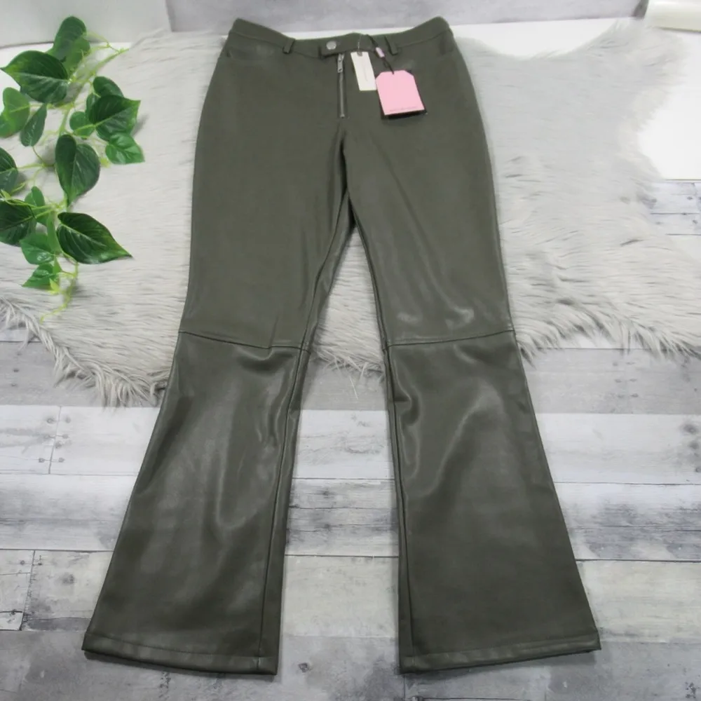 ANTHROPOLOGIE Avec Les Filles Olive Green Vegan Leather Kick-Flare Pants Size 8 - Image 3