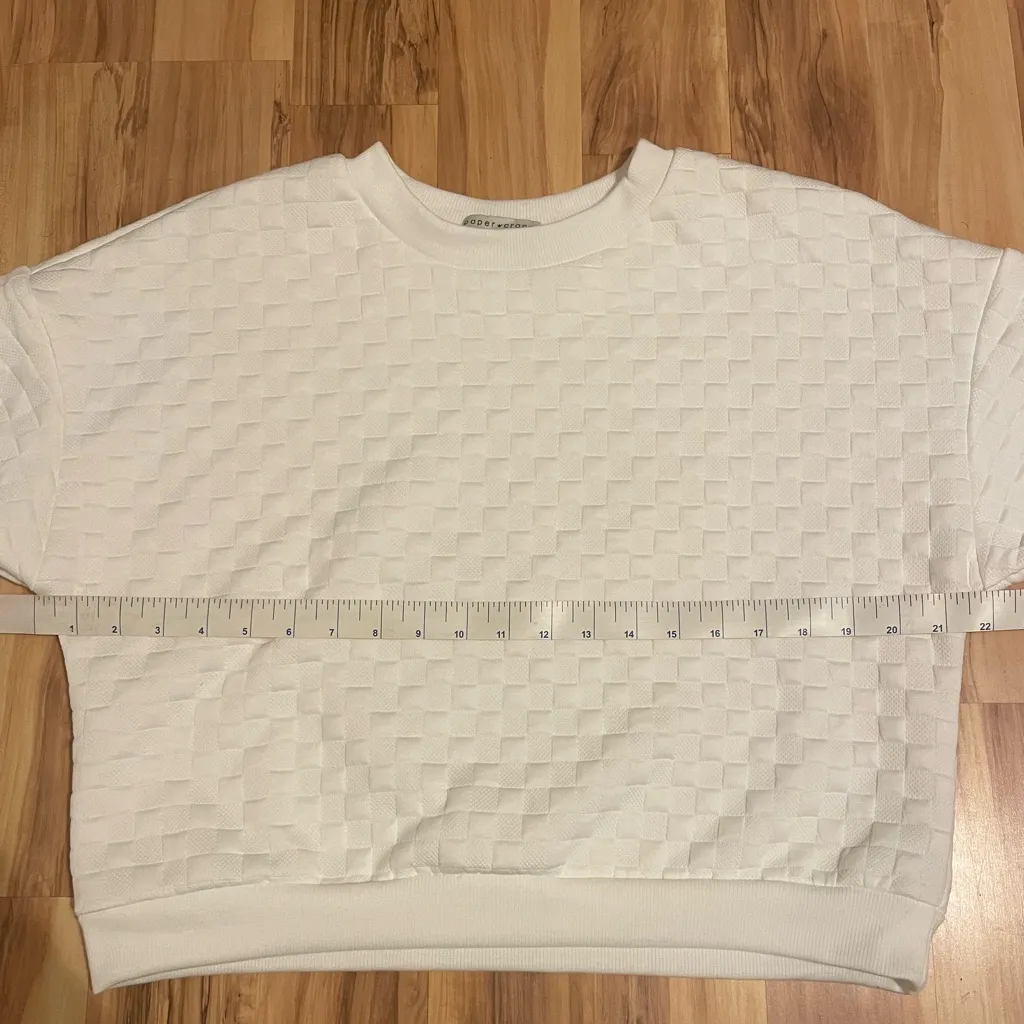 Paper Crane White Quilted Sweater/Shorts Set - Image 2