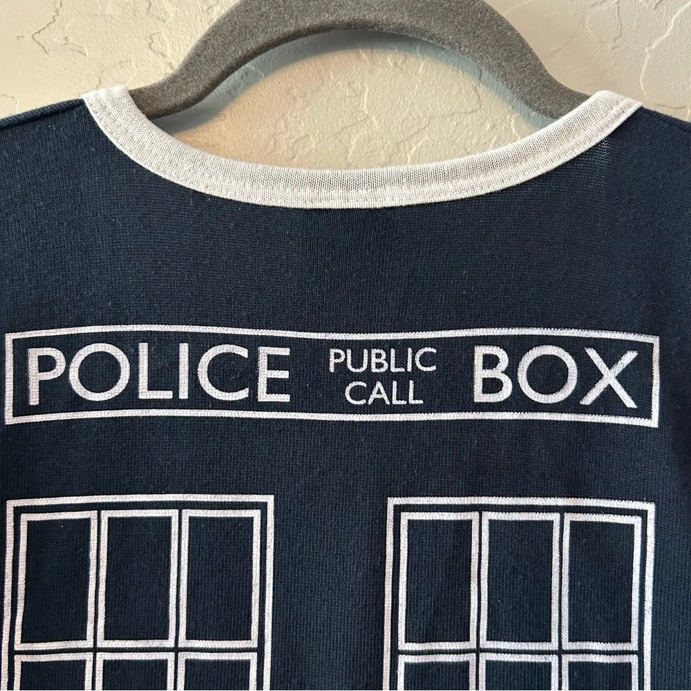 Her Universe Dr Who Tardis Union Jack navy blue cardigan sweater size medium - Image 15