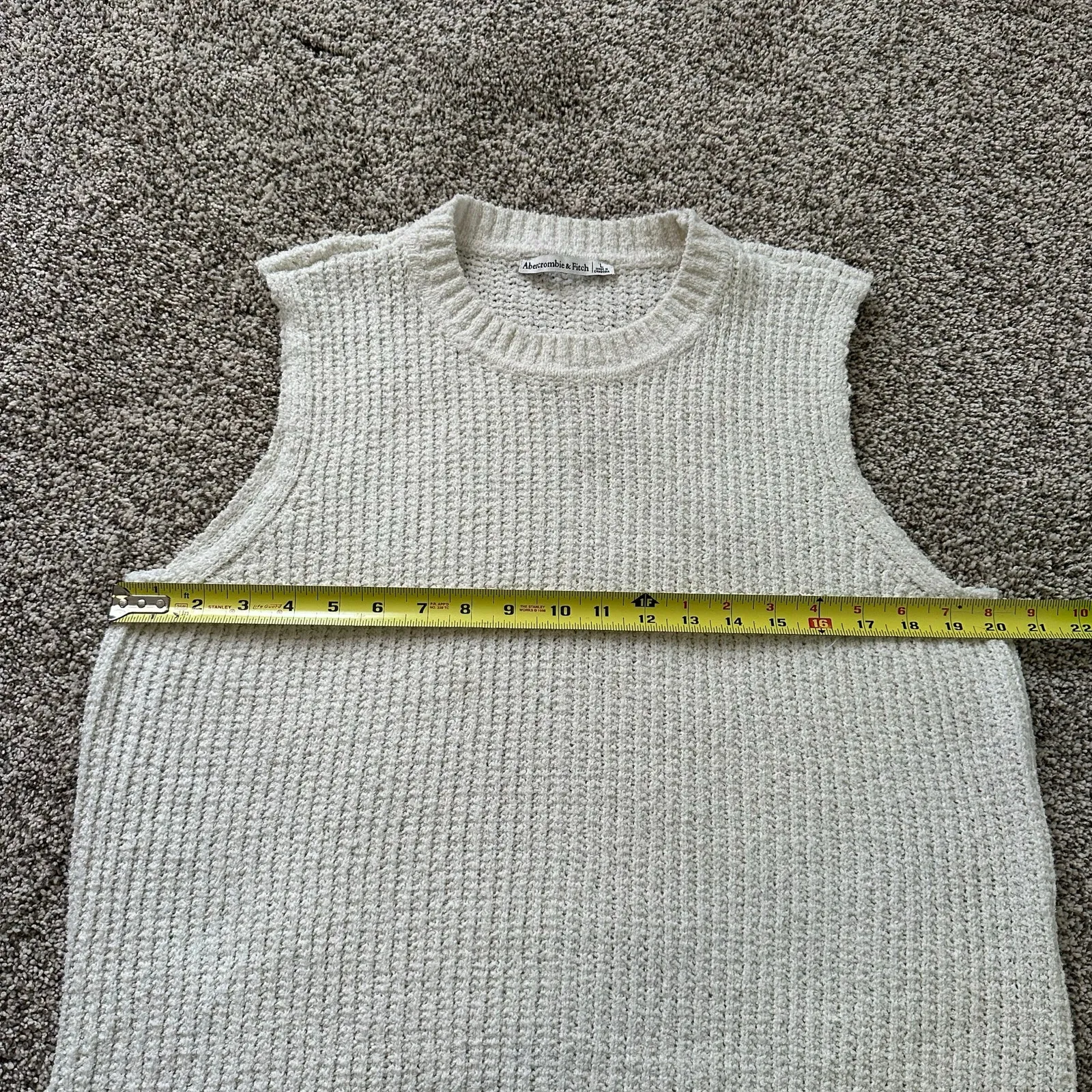 Abercrombie & Fitch white knit sleeveless sweater vest size L - Image 10