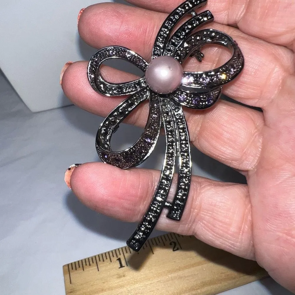 Vintage Gunmetal‎ and Rhinestone Faux Pearl Brooch Silver - Image 3