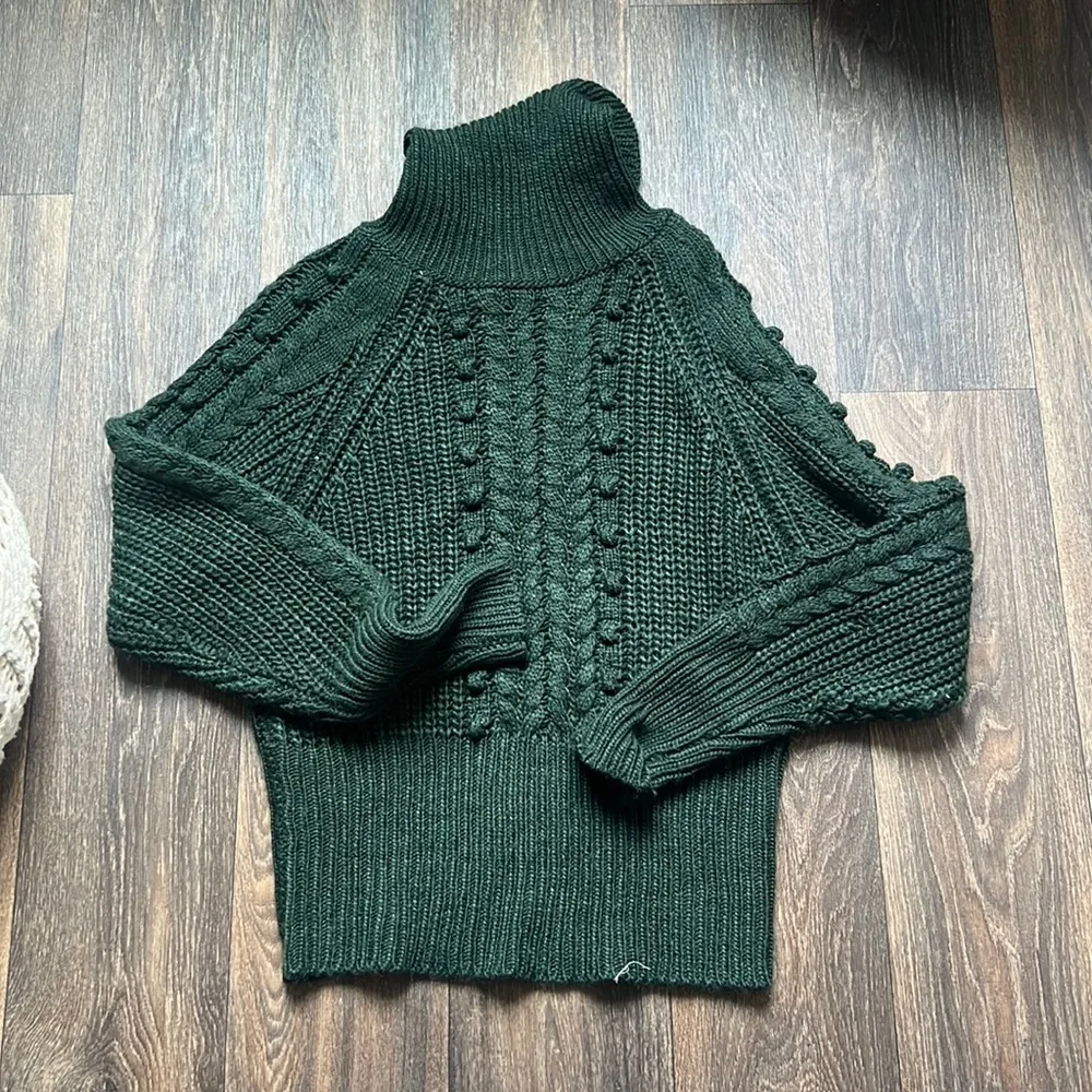 John & Jenn Thomas Evergreen Sweater - Image 2