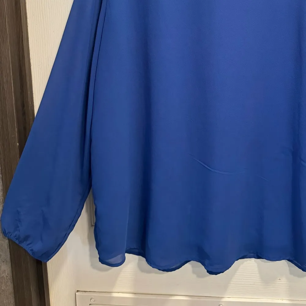 Jaclyn Smith Womens Long sleeve blouse w/ beaded/jewel neckline, size 1X. - Image 4