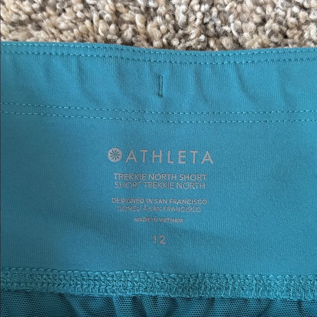 Athleta Trekkie North Shorts size 12 - Image 2