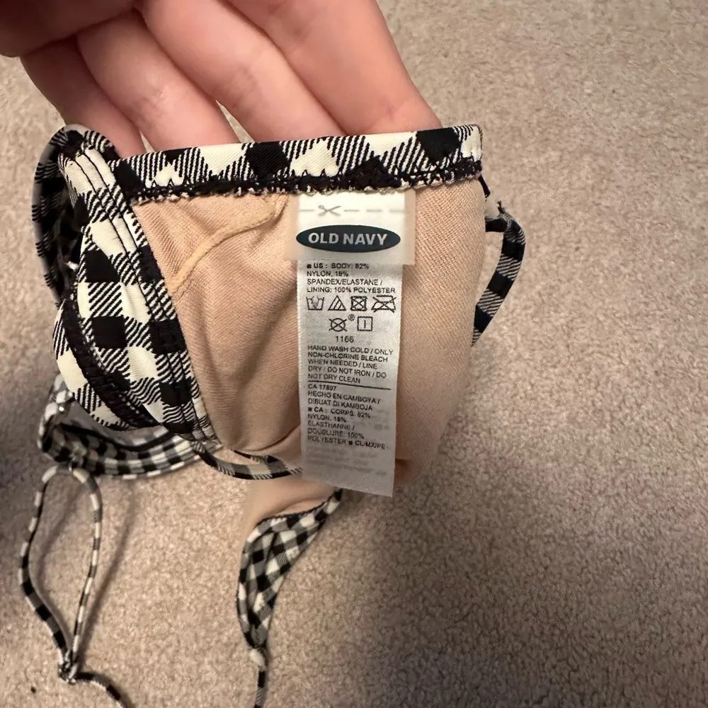 Old navy bikini top - Image 2