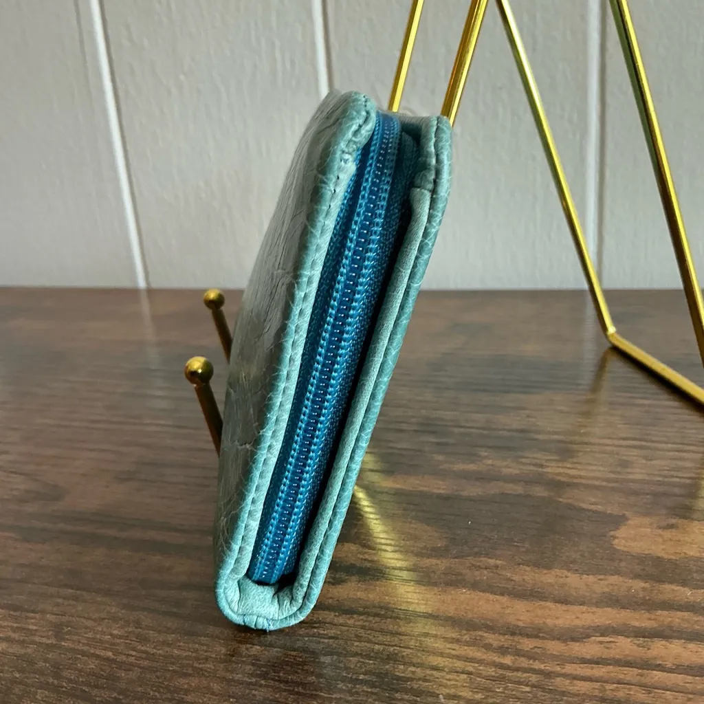 Rare NWOT Modern Green Zip Around Distressed Leather Hobo International Wallet Yellow - Image 5