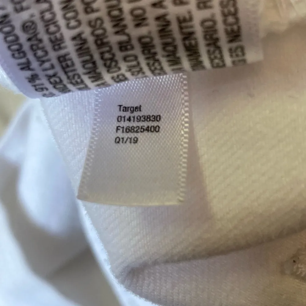 Universal Thread Women's White Denim Distressed Shorts High Rise Midi - Image 7