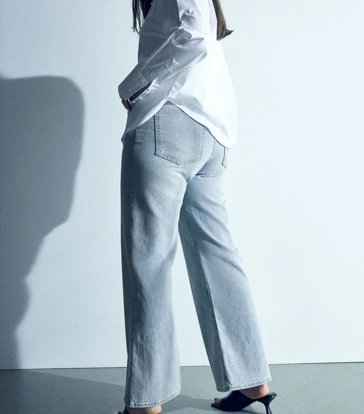 Wide High Jeans - Image 2